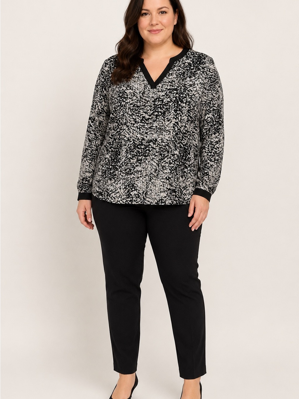 Kenneth Cole Select XL Black Ivory Abstract Print Split Neck Blouse